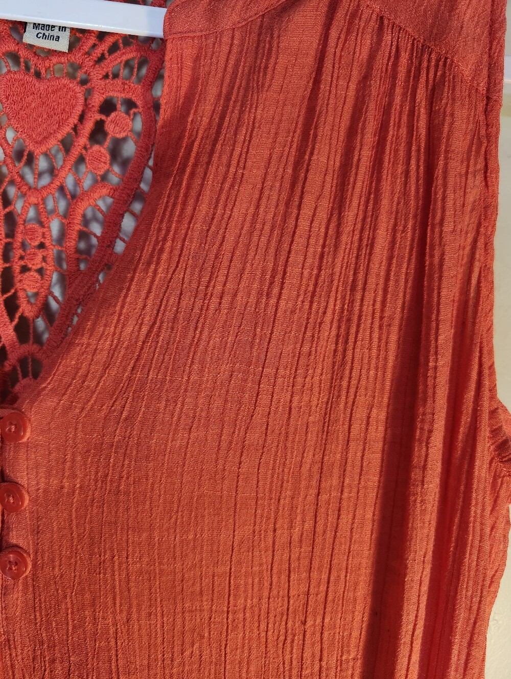 Como Vintage Coral Lace-Back Sleeveless Tank - Picture 3 of 6